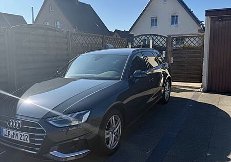 Audi A4 40 TDI Advanced ACC/S-Line/Paket Tour/Kamera