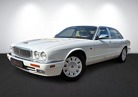 Jaguar Daimler X300 4.0 Six *Alcantara*Schiebedach*
