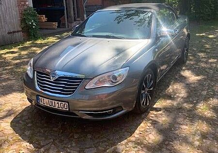 Lancia Flavia 2.4  !! Anfragen nur per Email !!