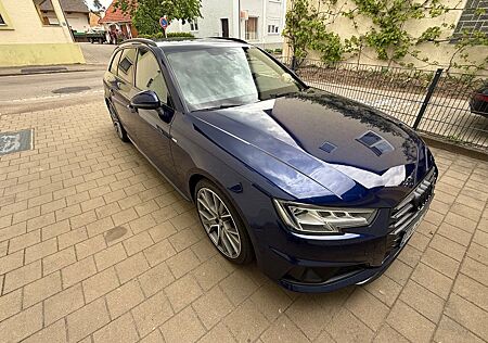 Audi A4 45 TFSI S tronic quattro S line Avant S line
