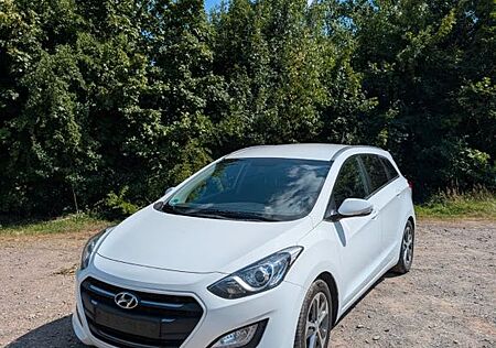 Hyundai i30 blue 1.6 CRDi 81kW Style Style