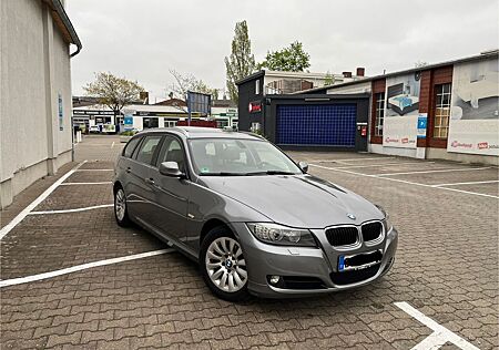 BMW 318i Touring-Leder-Pano-HiFi-Navi Prof-Xenon-AHK