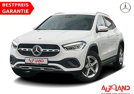 Mercedes-Benz GLA 200 LED Kamera Virtual Cockpit Sitzheizung