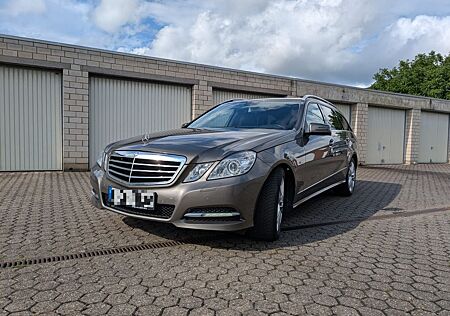 Mercedes-Benz E 200 T BlueEFFICIENCY AVANTGARDE AVANTGARDE