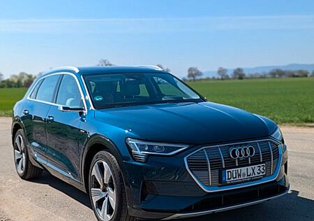 Audi e-tron 50 quattro -