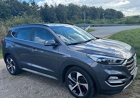 Hyundai Tucson 2.0 CRDi Auto Style 4WD Pano. Sitzbelüftu