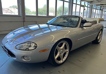 Jaguar XKR S/C Cabriolet 4.0 V8 SUPERCHARGED+LEDER+SHZ