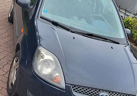 Ford Fiesta 1,3 60 PS, Klima, elektr. Fenster+Spiegel