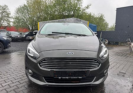 Ford S-Max Titanium