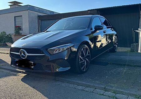 Mercedes-Benz A 180 DCT -