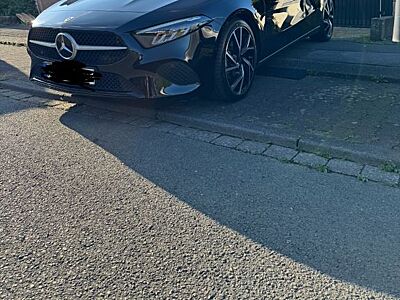 Mercedes-Benz A 180 DCT -