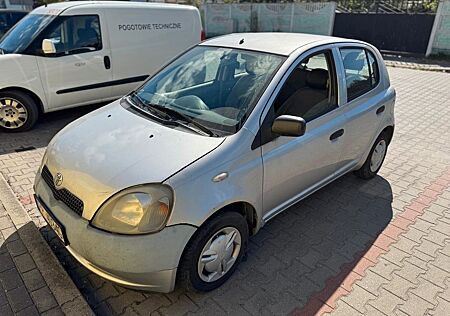 Toyota Yaris 1.0 5 türig AC