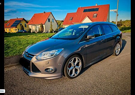 Ford Focus 2,0TDCi 120kW PowerSh. Titanium Turnie...