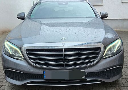 Mercedes-Benz E 350 gebraucht kaufen Mercedes-Benz E 350 d T EXCLUSIVE Autom. EXCLUSIVE