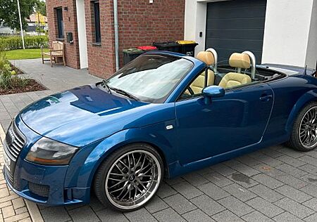 Audi TT Roadster 1.8T quattro 165 kW -