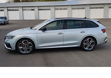 Skoda Octavia 2.0 TSI DSG RS Combi RS