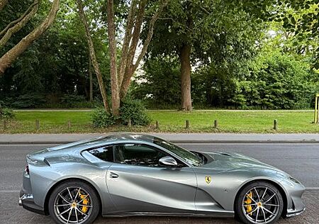 Ferrari 812 6.5 V12 Superfast DCT F1 -
