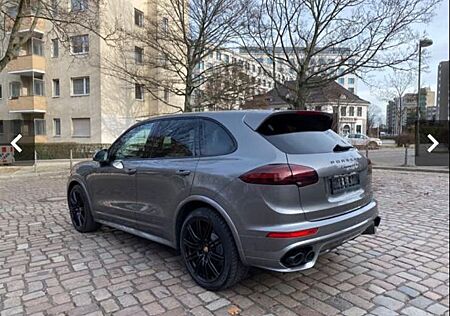 Porsche Cayenne GTS Carbon Voll SUV 2016 GRAU