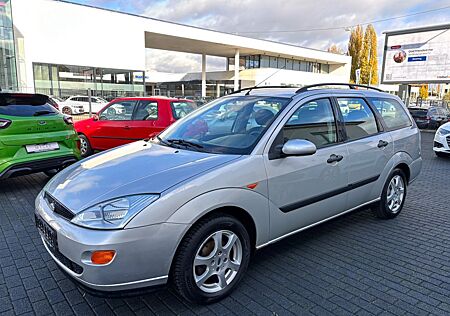 Ford Focus 1.8 Kombi/ Klima/ 8 fach bereift