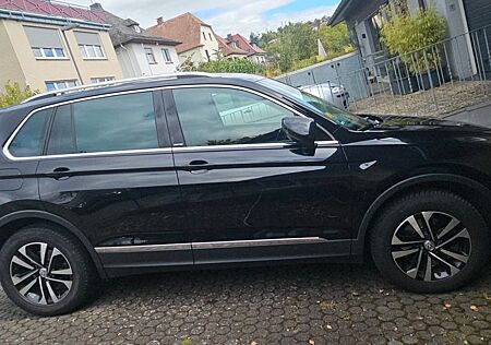VW Tiguan Volkswagen 2.0 TDI SCR 140kW DSG 4MOTION United...