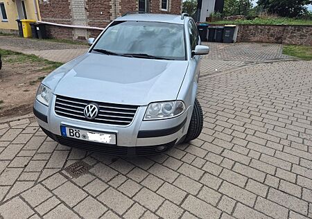 VW Passat Variant Volkswagen Passat Kombi, Bj. 2001 ,Scheckheft gepflegt,