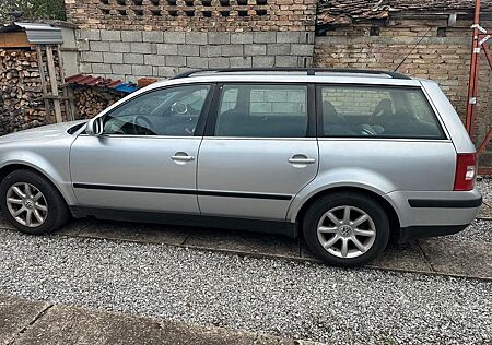 VW Passat Variant Volkswagen 1.9TDI 96kw Basis Variant Basis