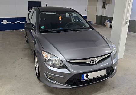 Hyundai i30 1.4 | 09/2011 | TÜV bis 08/2026