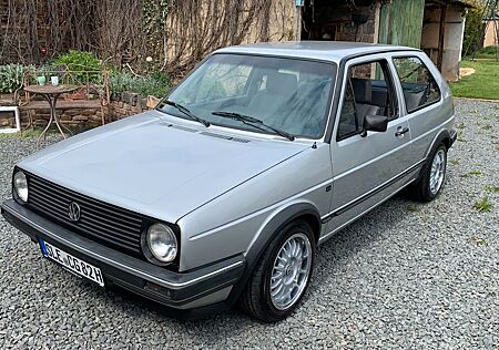 VW Golf Volkswagen 2