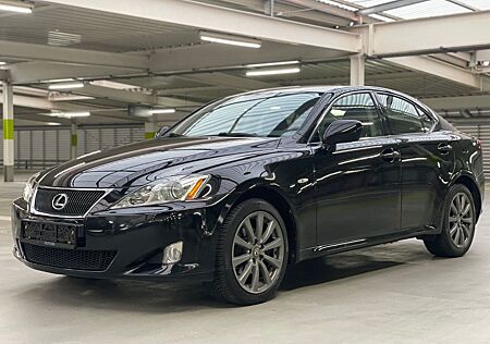 Lexus IS 220