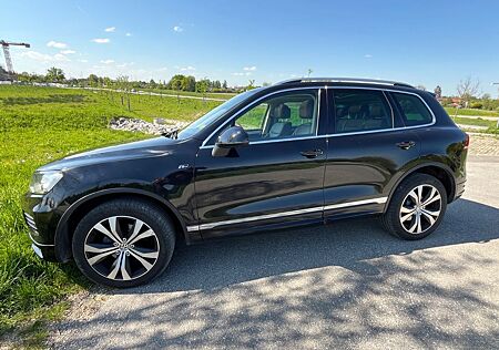 VW Touareg Volkswagen 3.0 V6 TDI R-Line Tiptronic BlueMotion T