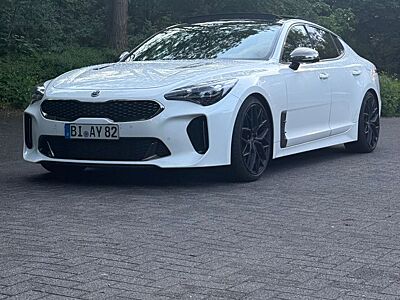 Kia Stinger 3.3 GT AWD PANO HeadUp 360° HK
