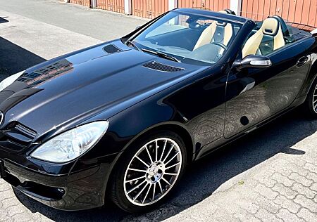 Mercedes-Benz SLK 350 Designo AMG Felgen Leder PDC Navi