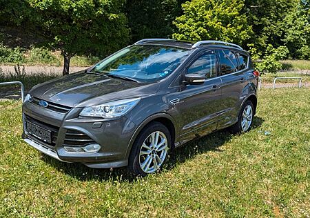 Ford Kuga 4x4 TDCi Individual,Xenon, Navi, Rückfahrk.