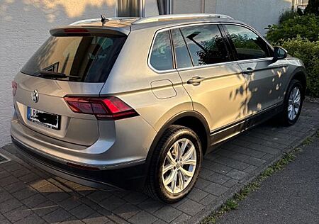 VW Tiguan Volkswagen 2.0 TDI SCR DSG BMT 4MOTION Highline ...