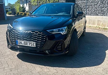 Audi Q3 45 TFSI e S tronic -