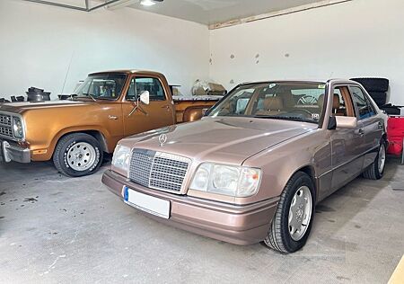 Mercedes-Benz E 220 w124 schiebeD AutoM. Sammler Tausch Mö.