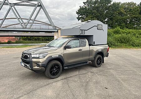 Toyota Hilux Extra Cab Invincible