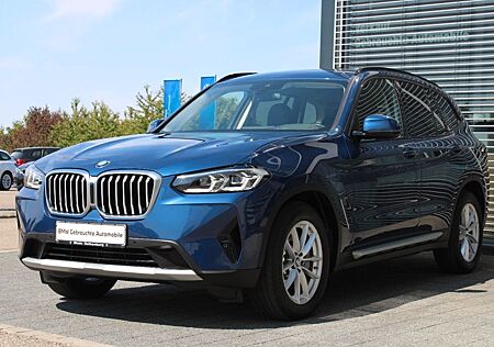 BMW X3 xDrive30d Navi LIVE AdLED AHK Sportsitze Cam