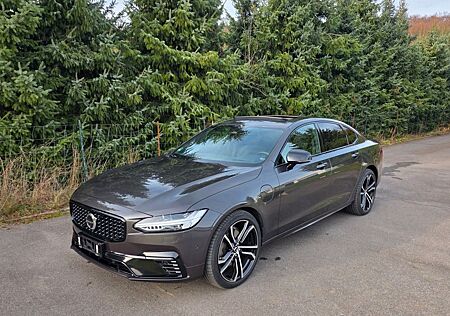 Volvo S90 T8 AWD MwSt Ausw. Ultimate Dark B & W