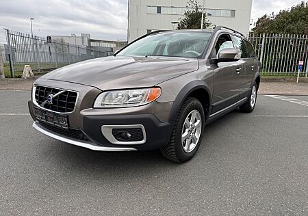 Volvo XC 70 XC70 2.4l D5 Kinetic AWD Scheckheft Zahnr. gew.