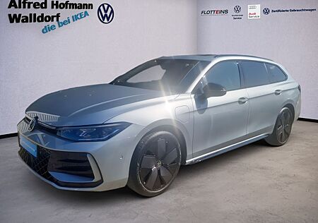 VW Passat Variant Volkswagen 1.5 eHybrid R-Line DSG KEYLESS AH