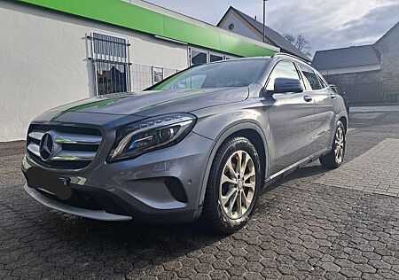 Mercedes-Benz CLA 220 d 4MATIC DCT -