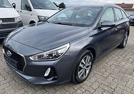 Hyundai i30 1.4 Automatik Navi Kamera AHK LED Sitzheiz.