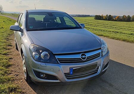 Opel Astra Caravan 1.8 Automatik Panoramaschiebedach