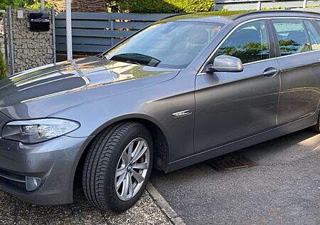 BMW 520d Touring F11 - NAVIPROF*PANO*HEADUP*LEDER