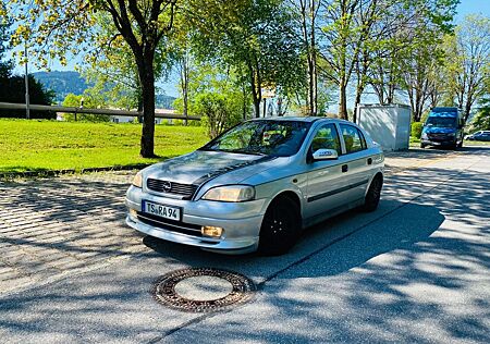 Opel Astra 1.6 16V -