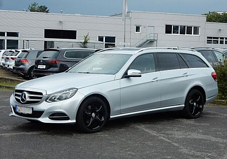 Mercedes-Benz E 300 T AVANTGARDE,Harman,LED,Schiebedach,,