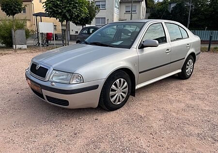 Skoda Octavia 1.6 Family Edition TÜV09.2026