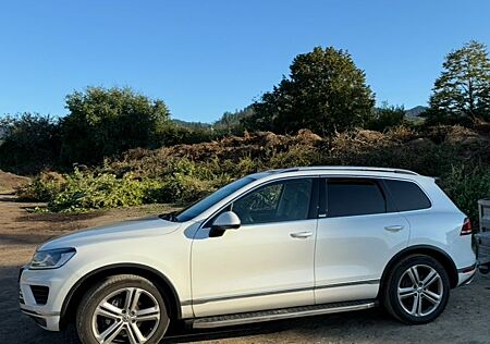 VW Touareg Volkswagen 3.0 V6 TDI SCR Tiptronic Executive E...