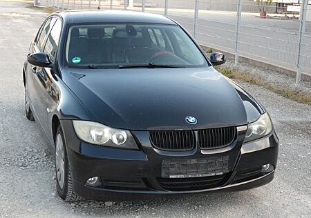 BMW 318 i Lim. E90